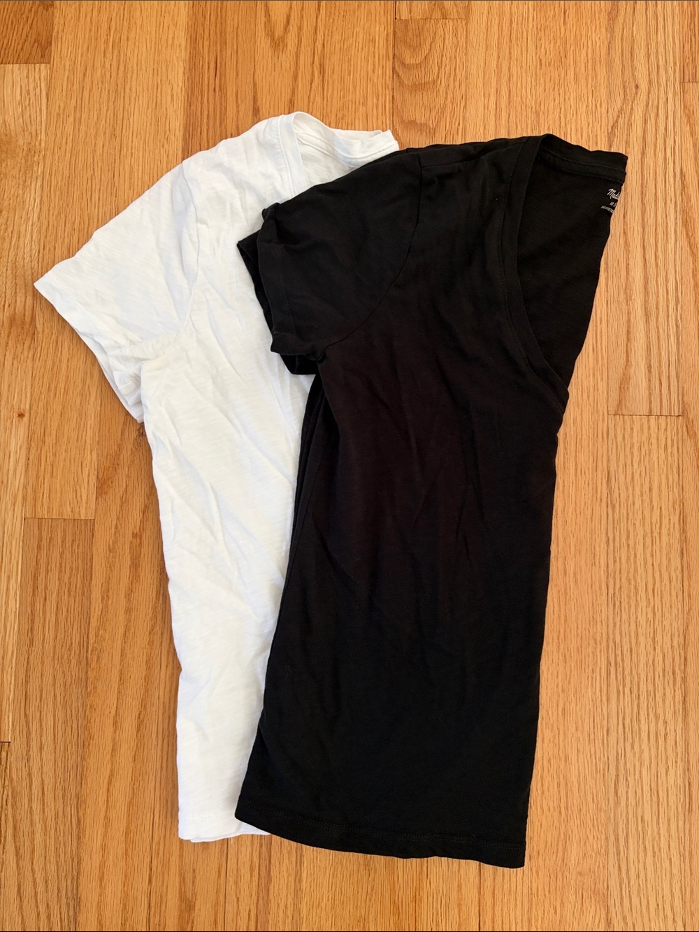 Madewell Black and White V-Neck Tee Bundle